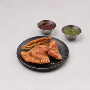 Taste of India signature dishes Vegetable SamosaChicken CurryChicken Tikka Masala